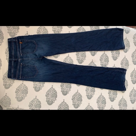 Joe’s medium rise and  flared jeans. Size 25. - Picture 2 of 2